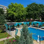 Devora 1 & Bar & Restaurant Apartment Warna