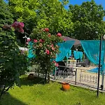 Apartment Devora 1 & Bar & Restaurant