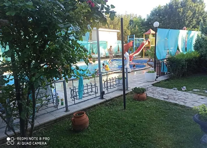 Devora 1 & Bar & Restaurant Apartman *