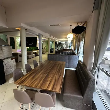 Devora 1 & Bar & Restaurant Apartment *