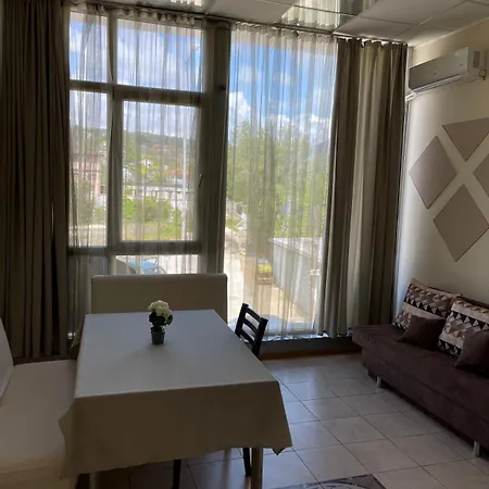 Devora 1 & Bar & Restaurant Apartment Warna