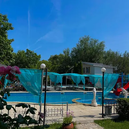 Devora 1 & Bar & Restaurant * Warna