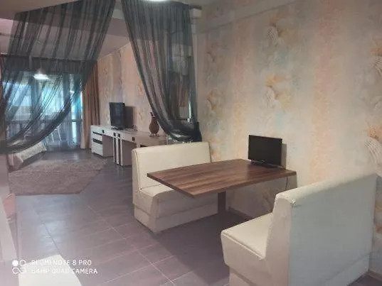 Devora 1 & Bar & Restaurant Апартаменти *